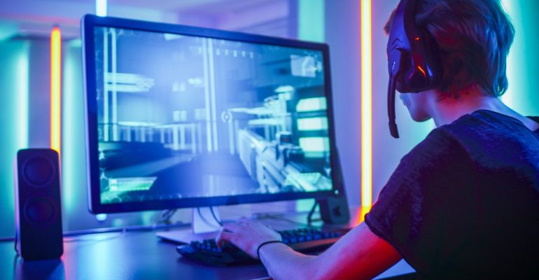 shutterstock_gamer